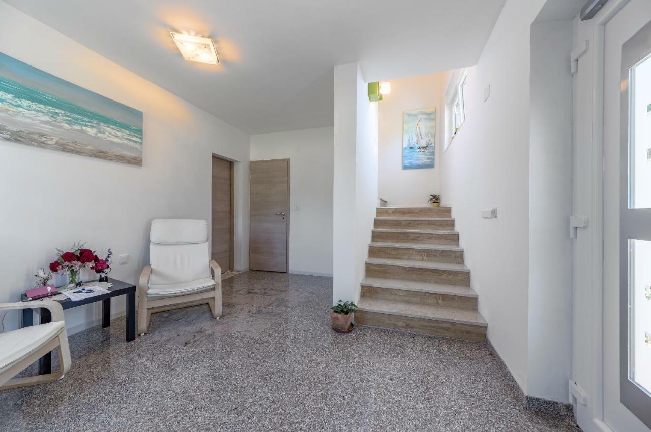 Apartment Lavander 02 Pula Exterior photo