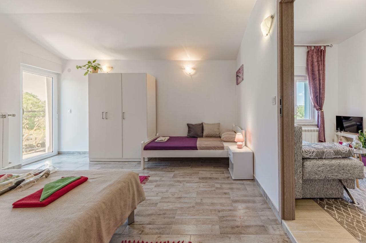 Apartment Lavander 02 Pula Exterior photo